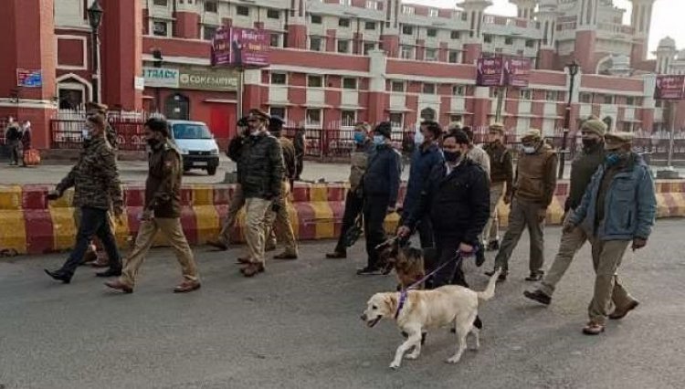 ट्विटर पर लेडी डॉन ने सीएम योगी व गोरखनाथ मंदिर को बम से उड़ाने की दी धमकी, मचा हड़कंप