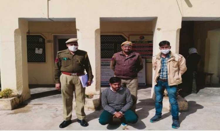 अवैध हथियारों के साथ फोटो वायरल करने वाला आरोपी चढ़ा तिजारा पुलिस के हत्थे