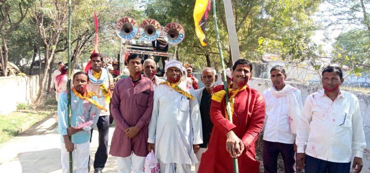 श्रीबांके बिहारी मंदिर में मूर्तियों की प्राण प्रतिष्ठा से पूर्व निकाली कलश व शोभायात्रा