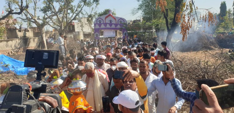 डॉक्टर किरोड़ी मीणा ने पुलवामा हमले में हुए शहीदों दी श्रद्धांजलि योगी समाज के लिए 21 लाख रुपए सामाजिक कार्य में देने की घोषणा