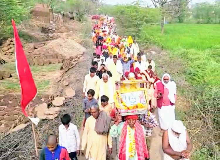 संतो का आरोप: सरकार में बैठे आलाधिकारियों एवं मंत्रियों के सहयोग से ब्रज के पर्वतों पर बैखोफ चल रहा खनन