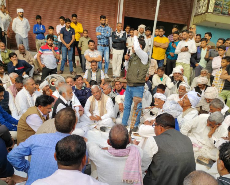 खाद व्यापारी पर हमले की घटना के बाद कामां मे तनाव के चलते बाजार बंद धरना जारी: देर शाम हुई रजामंदी