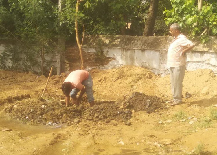 अधिकारियों को शिकायत के बाद, क्षतिग्रस्त राइजिंग लाइन का मरम्मत कार्य शुरू