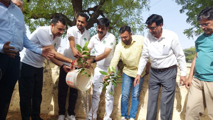 15 लाख पौधे लगाने का लिया टारगेट , सुंडा दौड़े मंत्री के साथ 5 किलोमीटर