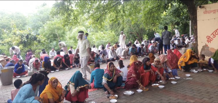 गुरु पूर्णिमा के पावन पर्व पर उदासीन मंगल आश्रम टोडली मंदिर बहादुरपुर में रामायण पाठ व भंडारे में हजारों श्रद्धालुओं ने पाया प्रसाद