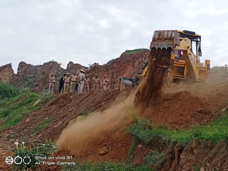 मोटी कमाई के चक्कर में तेजी से हो रहा अवैध खनन: माफियाओं के खिलाफ संयुक्त कार्यवाही करने गई टीम बैरंग लौटी