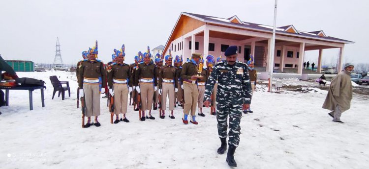 सीआरपीएफ कमांडेंट का निधन: उदयपुरवाटी से पैतृक गांव तक निकाली तिरंगा रैली