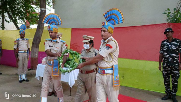 सीआरपीएफ कमांडेंट का निधन: उदयपुरवाटी से पैतृक गांव तक निकाली तिरंगा रैली