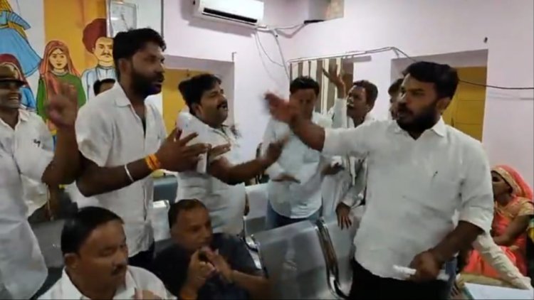 नगरपालिका की विशेष बैठक में जमकर हुआ हंगामा: पालिका अध्यक्ष व पार्षदों में जमकर हुई नोकझोंक