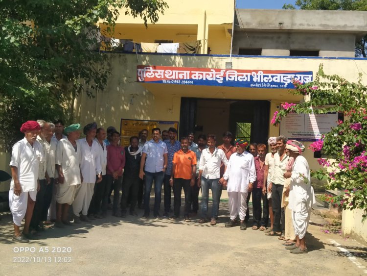 गांव के पास चल रहे क्रेशर प्लांट द्वारा ज्यादा होल कर ब्लास्टिंग करने से ग्रामवासी आक्रोशित