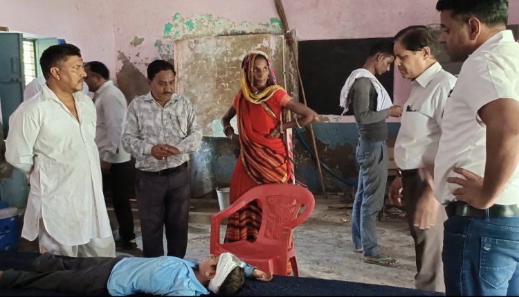 गोविन्दगढ़ में सातवीं कक्षा के बालक ने पहली कक्षा के बालक का बेट से फोडा सिर, तहसीलदार ने घटना का तत्काल लिया संज्ञान