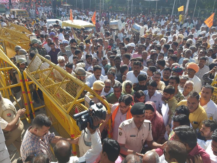 भाजपा-कांग्रेस एक शहर में हो रहे हैं बड़े-बड़े भ्रष्टाचार: जुगाड़ू सरकार ज्यादा नहीं चलने वाली,  हो सकते हैं मध्यावधि चुनाव - भीण्डर