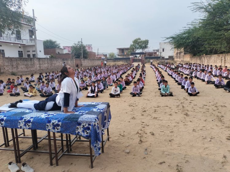 मन और शरीर के बीच सामंजस्य स्थापित करता है योग: डॉ.कुमावत