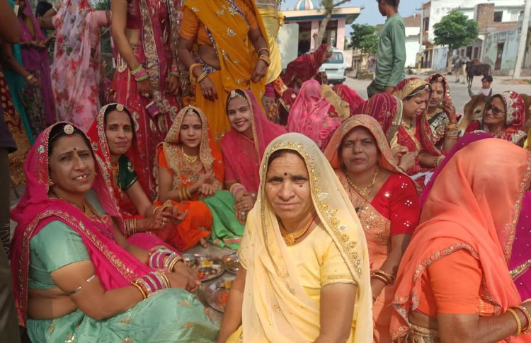 दशामाता पूजी, कहानियाँ सुनी, व्रत किया,सेल्फी ली,परिवार की खुशहाली की कामना की