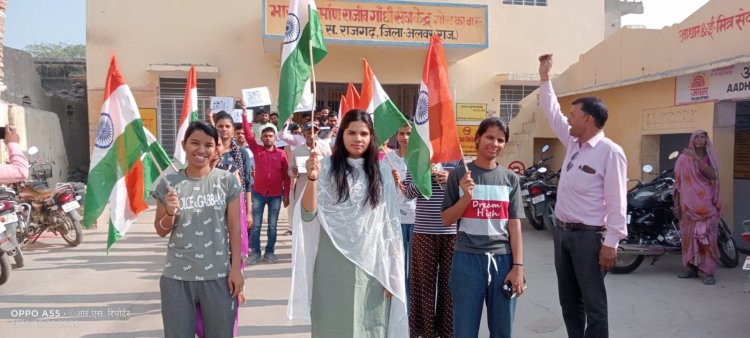 गोलाकाबास  पंचायत मुख्यालय में अमर शहीद भगतसिंह, सुखदेव, राजगुरु को दी श्रद्धांजलि