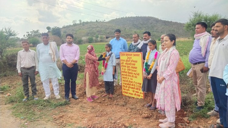 डोरोली पंचायत मे अलवर कलेक्टर के निर्देशन मे रास्ता खोलो अभियान के तहत अवरूद्ध रास्तो को खोला गया