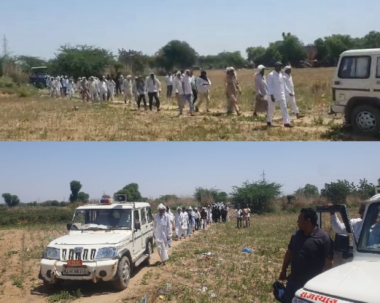 रामगढ़ के डोली बास में शीतला माता मंदिर व कब्रिस्तान की विवादित जमीन पर मृतक को दफनाने पर विवाद की स्थिति की आशंका: भारी पुलिस बल के साथ पर पहुंचा प्रशासन