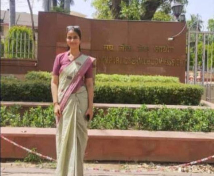 लघिमा तिवारी ने प्रथम प्रयास में ही UPSC सफलता प्राप्त करते हुए 19वीं रैंक प्राप्त की