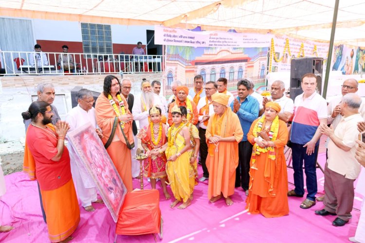 संतों के सानिध्य व जयकारों के उद्घोष के साथ ही हुई मूर्तियों की प्राण-प्रतिष्ठा