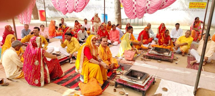 महुआ में गायत्री जयंती गंगा दशहरा युग ऋषि आचार्य श्रीराम शर्मा की पुण्यतिथि पर11 कुंडीय महायज्ञ व प्रसादी मे उमड़ा जनसैलाब