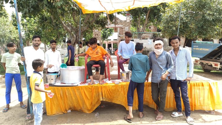 गुरु पूर्णिमा के पावन पर्व  पर छबील व प्रशादी का हुआ आयोजन