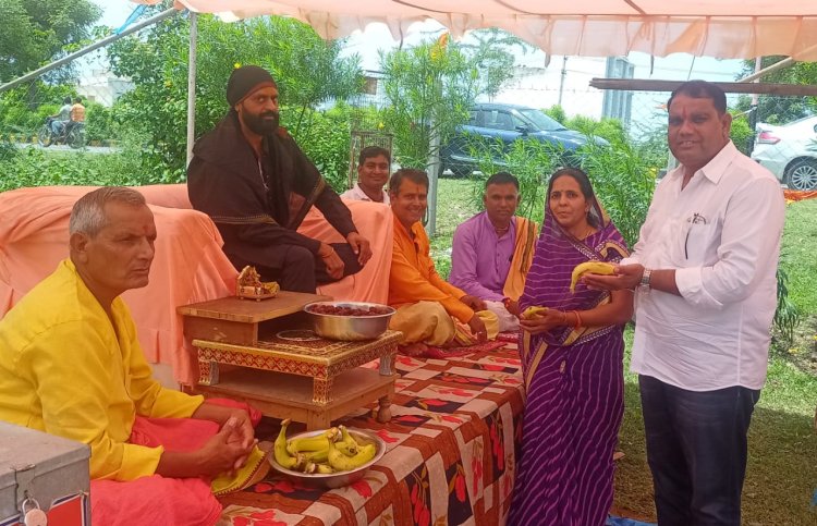 श्री कामधेनु बालाजी मंदिर मे रूद्राक्ष वितरण आयोजन के दूसरे दिन 2500 लाभार्थियों को मिले रूद्राक्ष