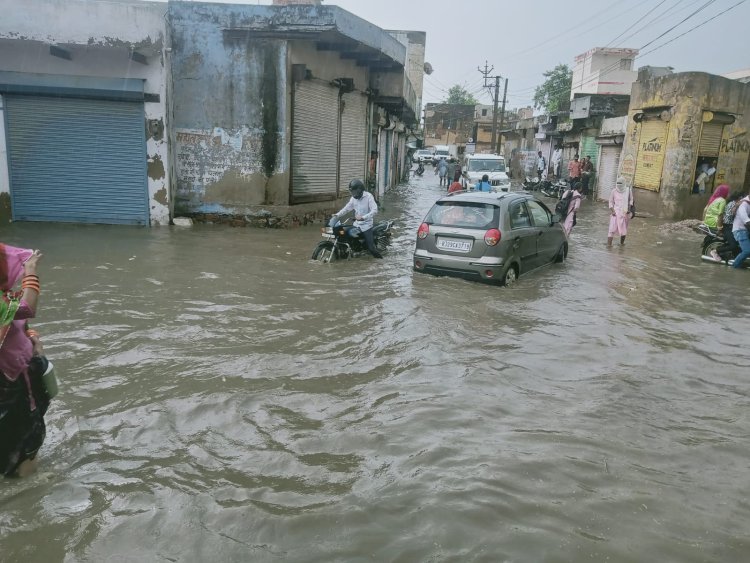 बम बम भोले जय घोष के साथ हुआ जलाभिषेक: कस्बे में भरा पानी इंद्रदेव हुए मेहरबान