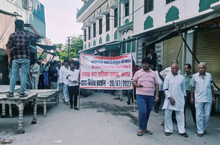 रामगढ़ सकल जैन समाज ने जैन साधु की हत्या के मामले में 5 सूत्री ज्ञापन प्रधानमंत्री व राष्ट्रपति  के नाम रामगढ़ एसडीएम को सौपा