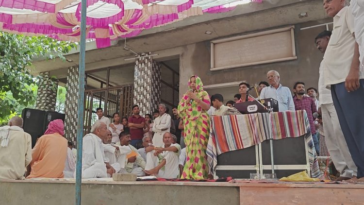 उपखंड भुसावर के गांव बाछरैन में मंदिर निर्माण कार्य पूर्ण होने पर मंदिर में भजन कीर्तन कार्यक्रम