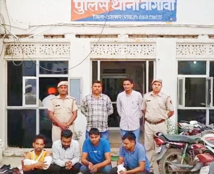 नोगांवा पुलिस थाना नौगावां हत्या के मामले में फरार 4 आरोपी गिरफ्तार