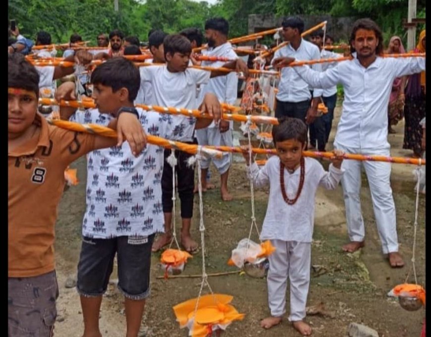 कोठारी नदी से ऋण मुक्तेश्वर महादेव रायपुर के लिए शिवभक्तों ने निकाली कावड़ यात्रा किया जलाभिषेक