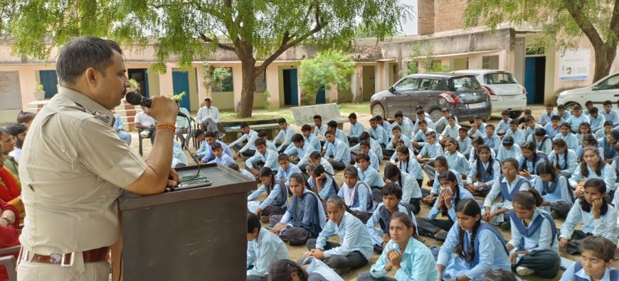 स्कूली बच्चों को बाल अपराधों पर किया जागरूक