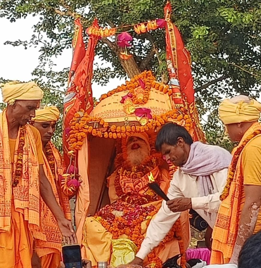 बाघोली में श्री श्री 1008 शिवचंद नाथ महाराज की शोभायात्रा डीजे और गाजे बाजे के साथ निकाली