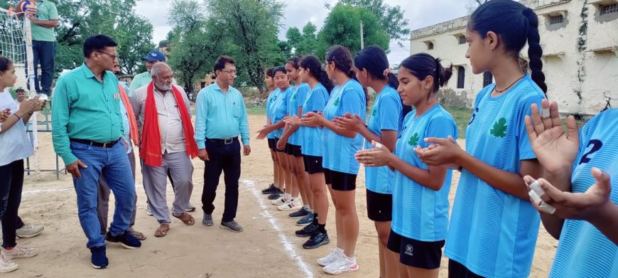 जिला स्तरीय बॉलीवॉल प्रतियोगिता में हुए रोमांचक मुकाबले, दर्शकों की उमड़ी भीड़