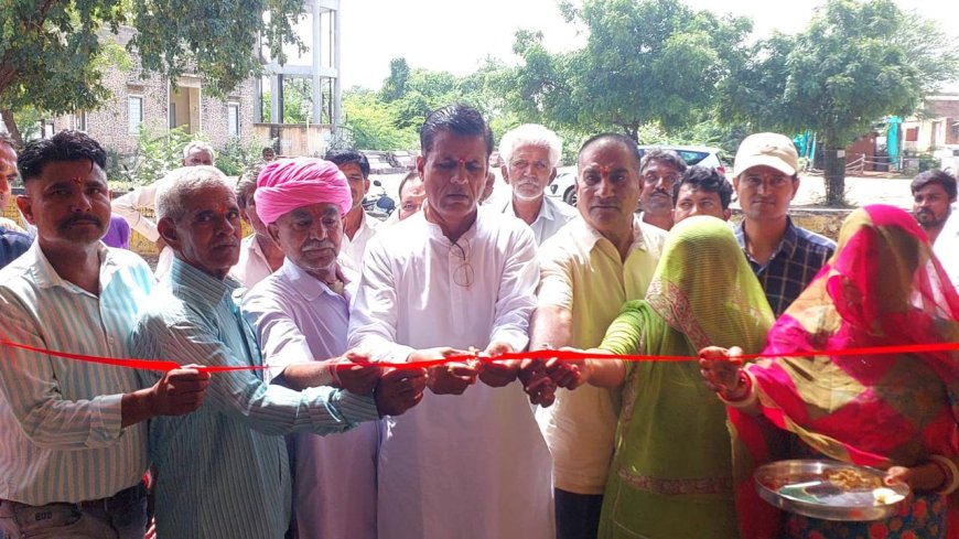 नाेवी में  पूर्व प्रधान मेवाड़ा ने फीता काटकर किया इंदिरा रसाेई का शुभारंभ