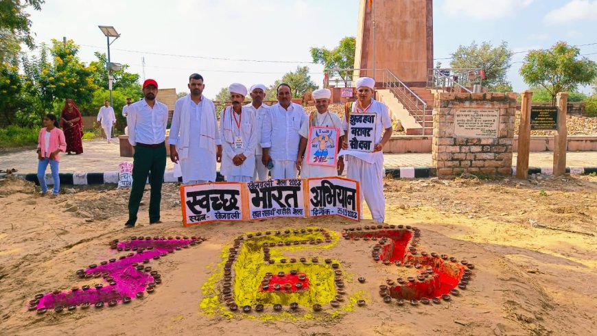 धर्मसभा स्थल मे धर्मप्रेमियों को तांबे के लोटों से जल पिलाकर दिया परंपरागत भारतीय संस्कृति को पुनर्जीवित करने का संदेश