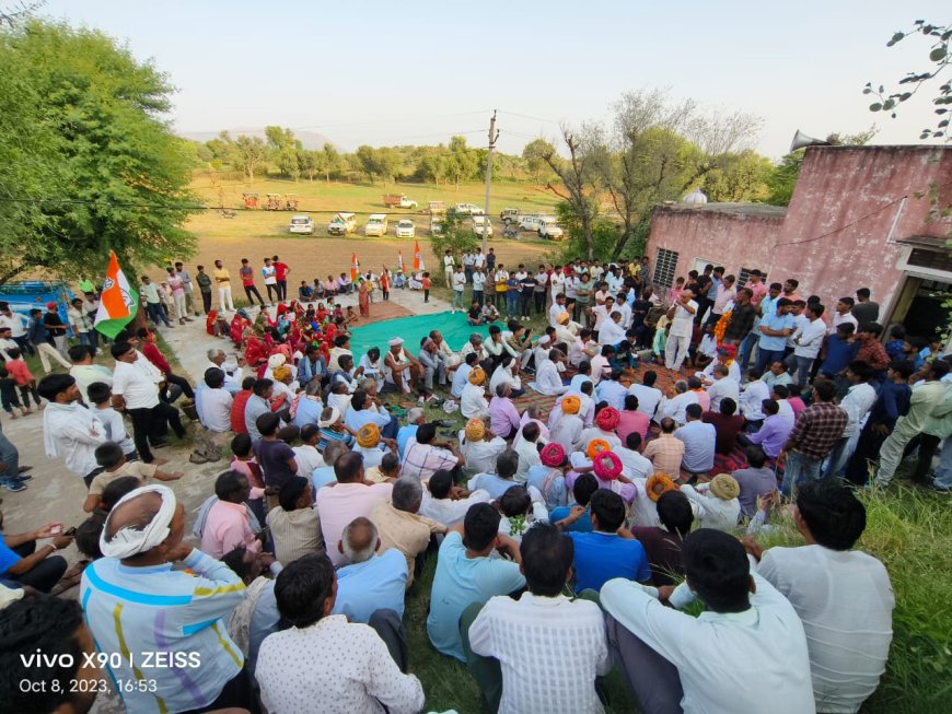 युवा नेता संदीप सैनी का शेखावाटी परंपरा के अनुसार चुनरी का साफा व माला पहनकर किया स्वागत