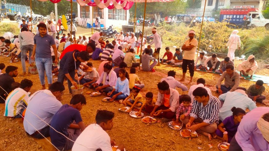 श्रीमद् भागवत कथा के साथ ही आज हवन यज्ञ और भंडारे का हुआ आयोजन