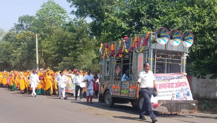 स्वीप टीम ने सांई बाबा की झांकी में दी मतदाता जागरूकता अभियान की जानकारी