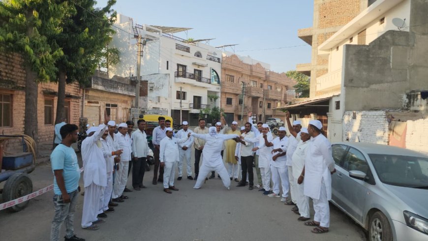 केंद्र सरकार द्वारा ईडी और अन्य एजेंसियों का किया जा रहा दुरुपयोग : पाली जिला मुख्यालय पर कोंग्रेस कार्यकर्ताओं ने प्रधानमंत्री मोदी का पुतला जला,नारेबाजी कर किया विरोध प्रदर्शन