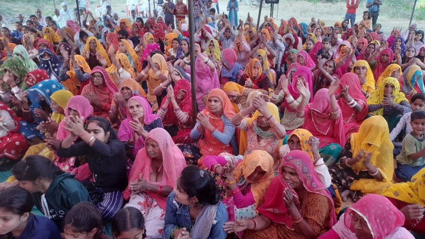 श्रीमद्भागवत सप्ताह के सप्तम दिन बैरेर मे काली माता की भव्य झांकी निकाल कर इसके अनेक रूपो का किया वर्णन