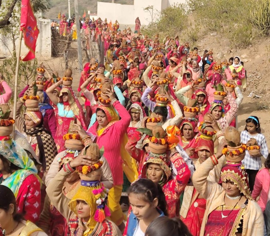 कलश यात्रा के साथ 7 दिवसीय श्रीमद् भागवत कथा शुरू