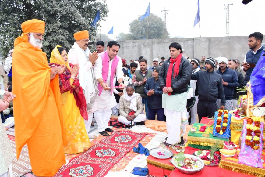 ध्वज स्थापना व भूमि पूजन किया वर्ष पर्यंत 108 कुण्डीय मृत्युंजय रूद्र महायज्ञ