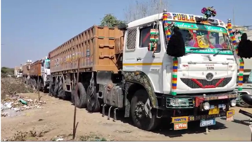 अलवर:  वैशाली नगर थाना पुलिस ने बजरी से भरे सात कंटेनर पकड़े,  मामला खनन विभाग को सौंपा