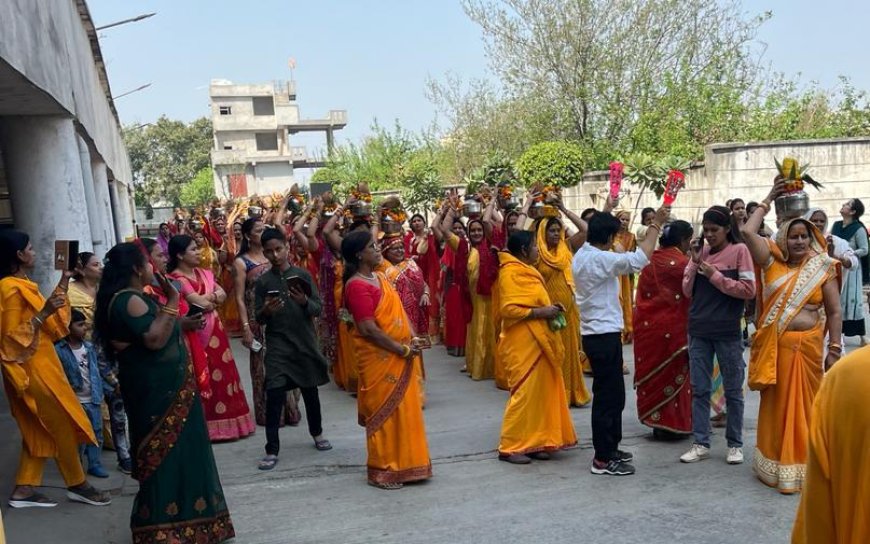 वेदमाता गायत्री चेतना केन्द्र भिवाड़ी द्वारा कैपिटल ग्रीन्स सोसायटी में श्रीमद् गायत्री भागवत प्रज्ञा पुराण कथा का आयोजन