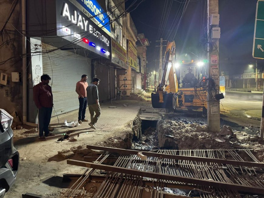 बीड़ा रीको एवं नगर परिषद भिवाड़ी  द्वारा युद्ध स्तर पर किया जा रहा  ड्रेनेज साफ सफाई का कार्य