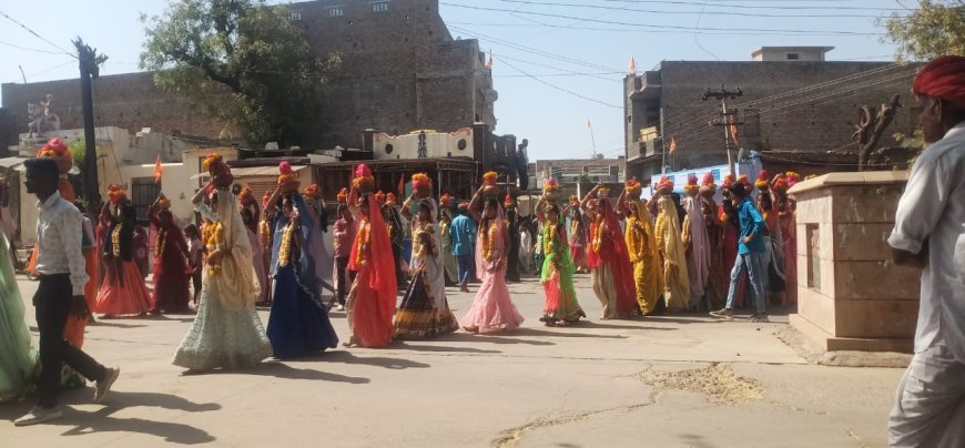 जैन मुनि के विहार को लेकर नगर में कलश यात्रा निकाली