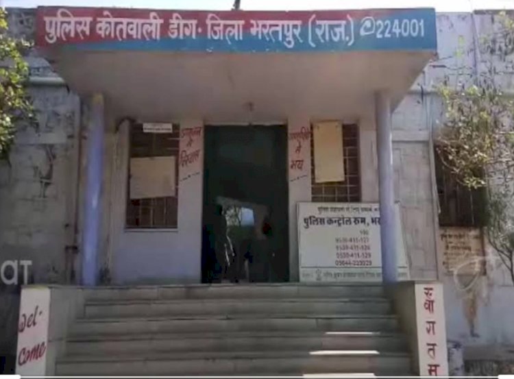 एटीएम कार्ड बदलकर खाते से युवक ने 4900रूपए निकाले