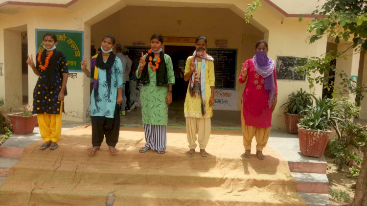 बगड़ राजपूत के सरकारी स्कूल का परीक्षा परिणाम रहा 100% छात्राओ ने मारी बाजी