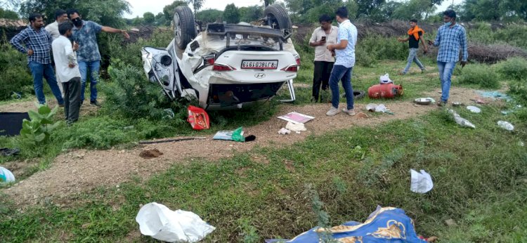 तेज रफ्तार में चलती कार का निकाला पहिया, हादसे मे JEN  की हुई दर्दनाक मौत